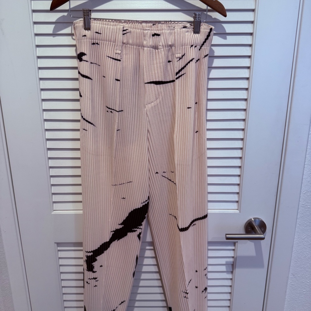 Cream Accordion fabric trousers - Unfashional